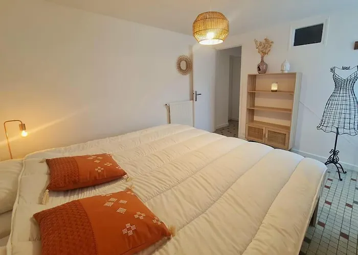 Independant Dans Longere *